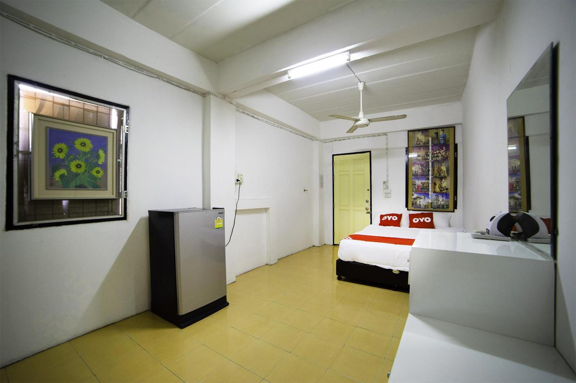Oyo 560 Chang Hostel Suvarnabhumi Bangkok Exterior photo