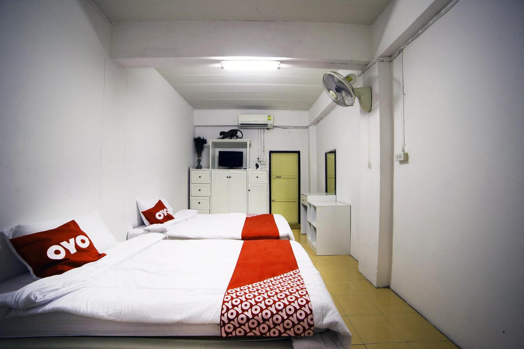 Oyo 560 Chang Hostel Suvarnabhumi Bangkok Exterior photo