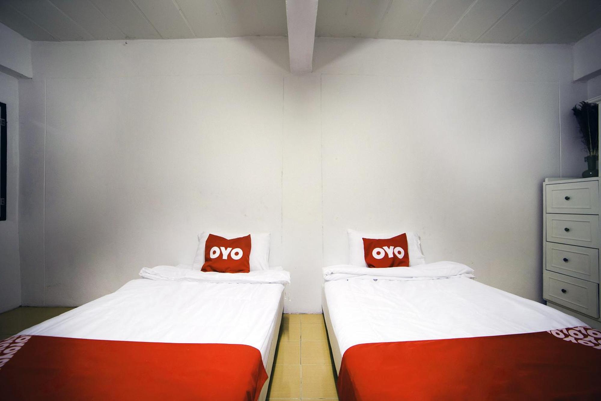 Oyo 560 Chang Hostel Suvarnabhumi Bangkok Exterior photo
